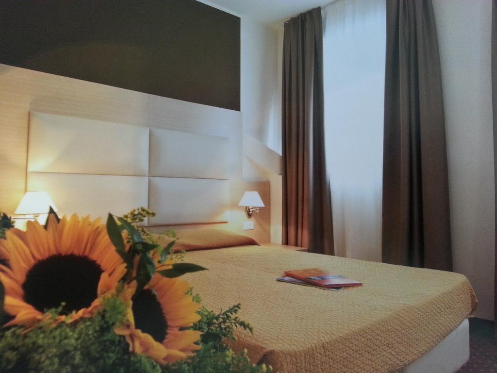 Hotel Regina Bolzano Cameră foto